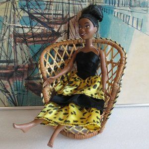 VINTAGE "CHRISTIE" (BARBIE'S BFF!)